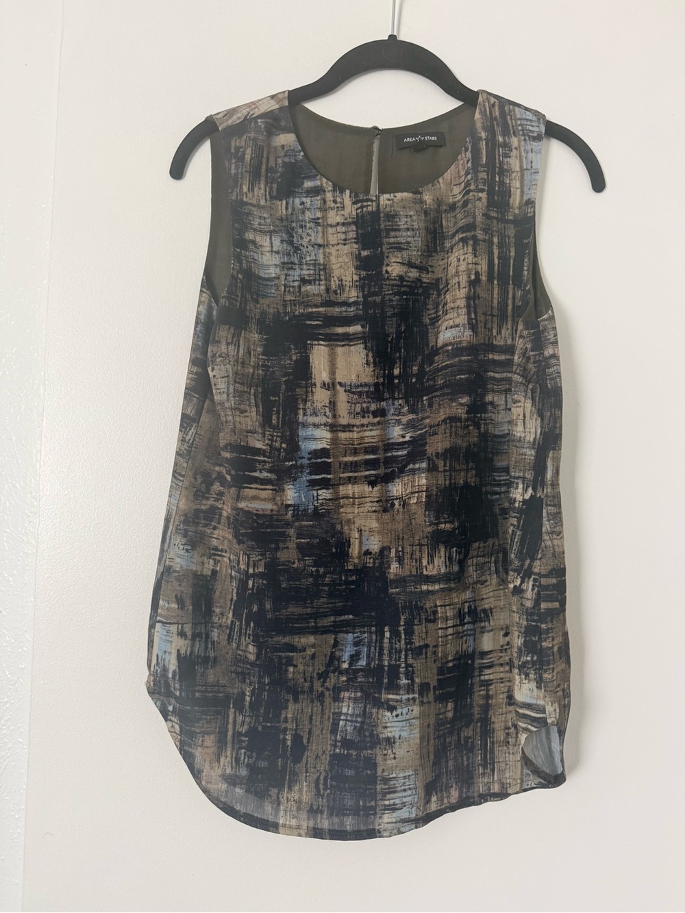 Area Stars Abstract Brushstroke Sleeveless Blouse